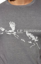 Load image into Gallery viewer, CP Company Jersey 24/1 Flock of cranes T-Shirt in Grey
