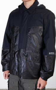 Cp Company Gore-Tex Infinium Mixed Collared Goggle Jacket In Black