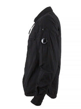 Load image into Gallery viewer, Cp Company Taylon L Lens Overshirt in Black
