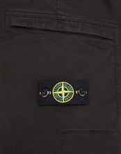 Load image into Gallery viewer, Stone Island Junior Cargo Pants In Black
