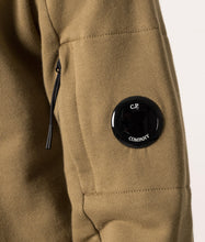 Load image into Gallery viewer, Cp Company Diagonal Raised Cotton Lens Sweatshirt Brown
