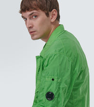 Load image into Gallery viewer, Cp Company Chrome-R Overshirt In Green
