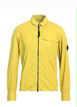 Load image into Gallery viewer, Cp Company Gabardine Lens Zip Overshirt In Golden Palm
