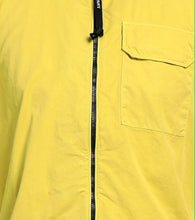 Load image into Gallery viewer, Cp Company Gabardine Lens Zip Overshirt In Golden Palm
