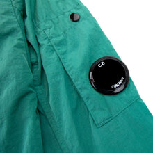Load image into Gallery viewer, Cp Company Chrome-R Overshirt In Frosty Green
