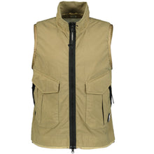 Load image into Gallery viewer, CP Company Taylon P Gilet In Sand
